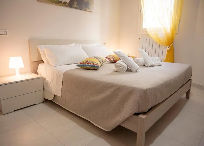Amare Apartment Near The Sea