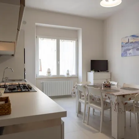 Amare Apartment Near The Sea Monopoli Exterior photo